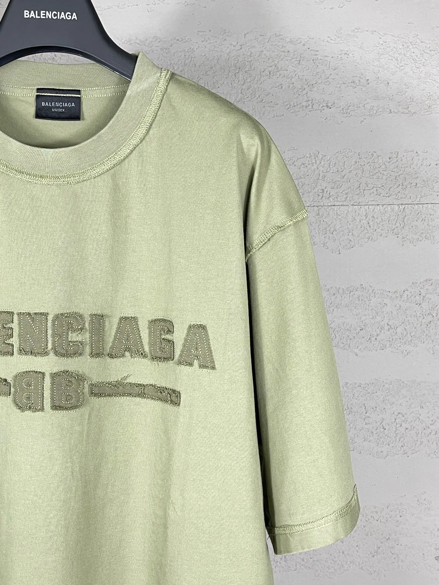 【 . Quality】BALENCI*GA/ #2025New Arrival LOGO T ， ， ， ZP 、 260 ， . ， 。 。Classic LOGO 。 。 , OS . Same Style ：BL 253639 ： ， ，Green Size：XS S M L